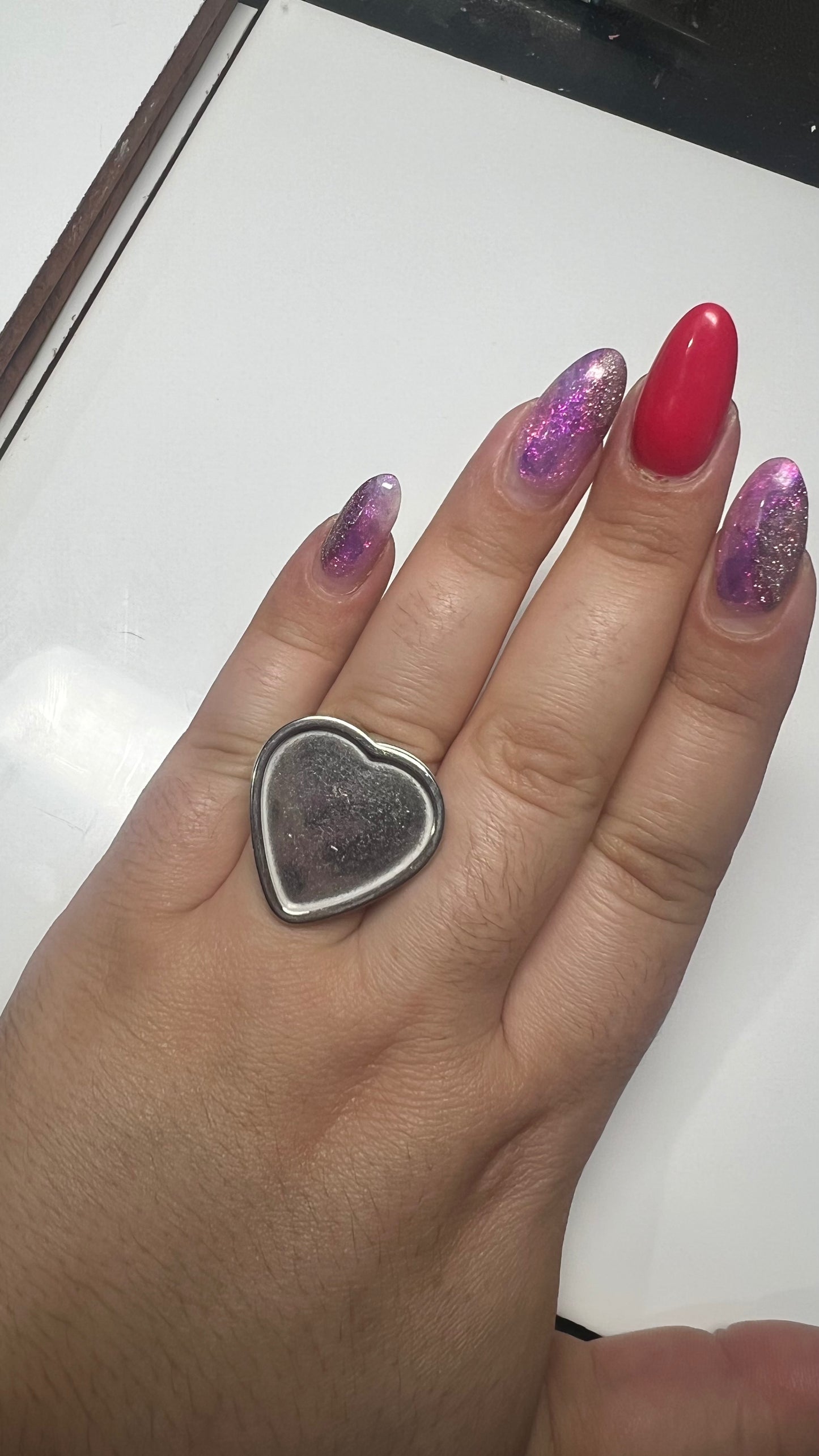 Anillo "Amor Profundo" encapsulado Flores