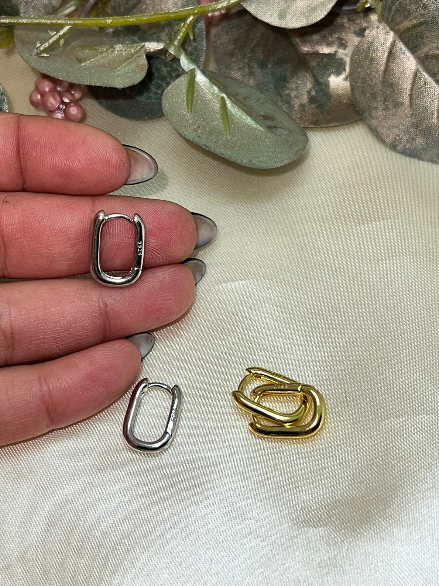 Aro Charm Mini Alargado Plata de Ley